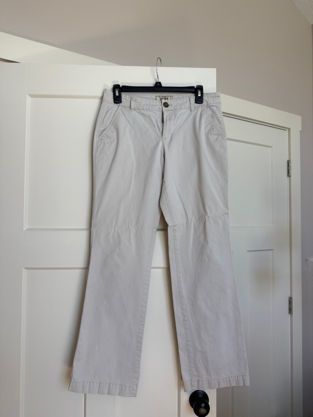 Old Navy Ladies Light Khaki Chino Pants